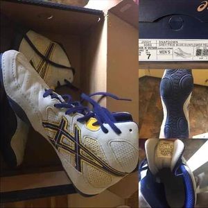 Brand new ASICS wrestling shoes size 7